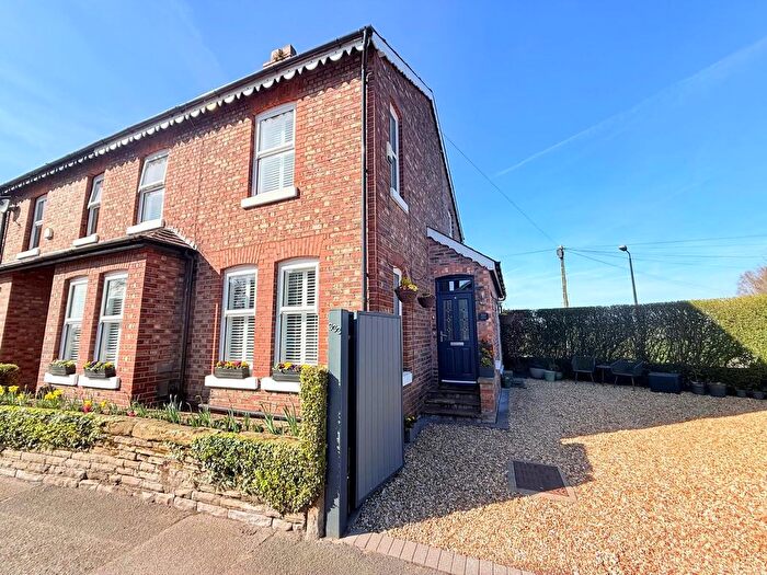 4 Bedroom End Terrace House For Sale In Stockport Road, Timperley, Altrincham, Altrincham, Cheshire, WA15