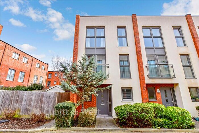 4 Bedroom Town House For Sale In Longley Road, Chichester, West Sussex, PO19