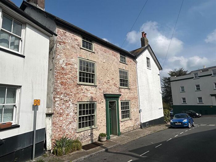 4 Bedroom Terraced House For Sale In Market Square, Axminster, EX13