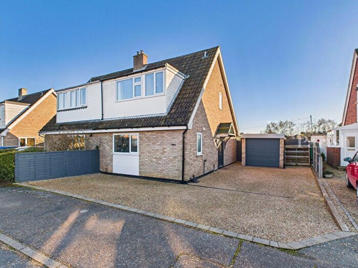 3 Bedroom Semi-Detached House For Sale In Blenheim Way, Roydon, Diss, IP22