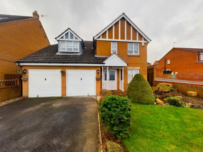 4 Bedroom Detached House For Sale In Middlefield Close, Scarborough, YO11