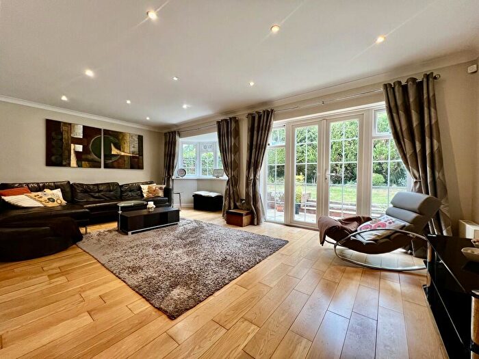 6 Bedroom Detached House To Rent In Albury Drive, Pinner, HA5