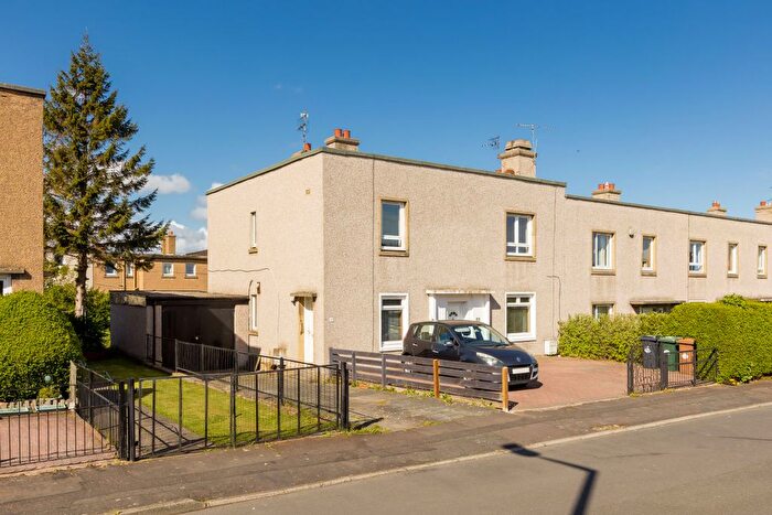 3 Bedroom Flat For Sale In Broomhouse Grove, Edinburgh, EH11