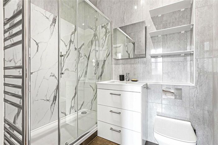 2 Bedroom Apartment To Rent In Boundary Street, Shoreditch, London, E2