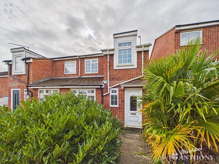 3 Bedroom Semi-Detached House To Rent In Corbet Ride, Leighton Buzzard, Bedfordshire, LU7