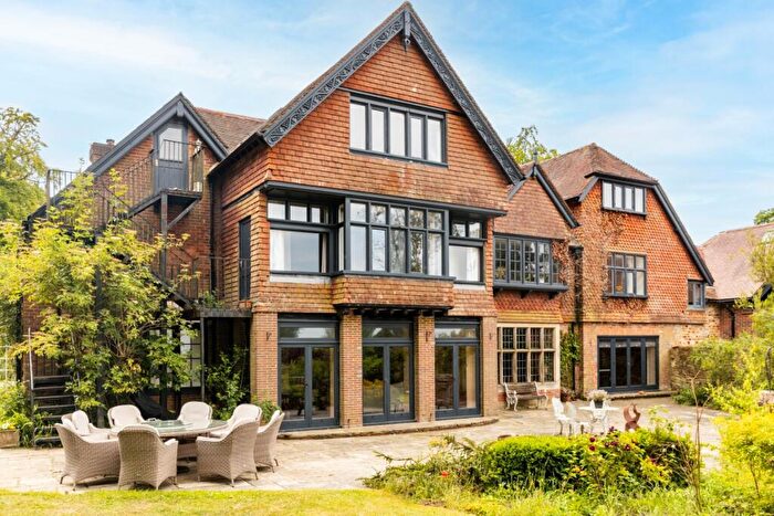 6 Bedroom Semi-Detached House To Rent In Plawhatch Lane Sharpthorne, RH19