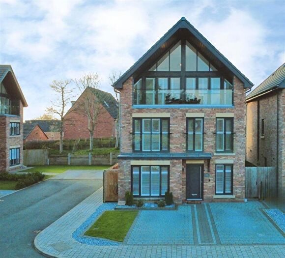 4 Bedroom Detached House For Sale In Mere View, Newcastle Road, Congleton, CW12