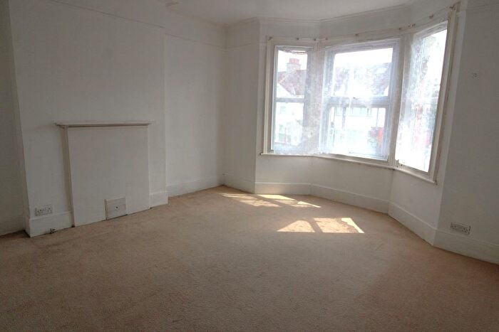 2 Bedroom Maisonette To Rent In Shackleton Road, Southall, UB1