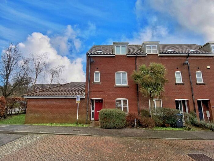 4 Bedroom Terraced House To Rent In Aspen Drive, Whitfield, Dover, CT16