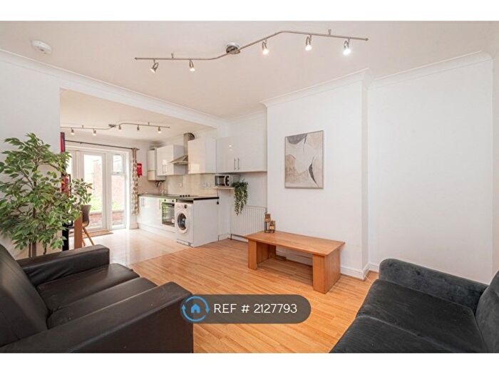 5 Bedroom Terraced House To Rent In Carlisle Avenue, London, W3