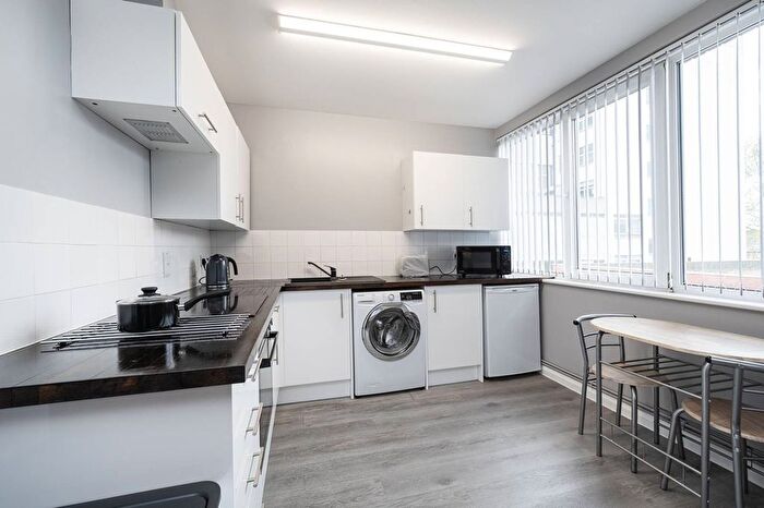 Studio To Rent In Whitechapel Road, Whitechapel, London, E1