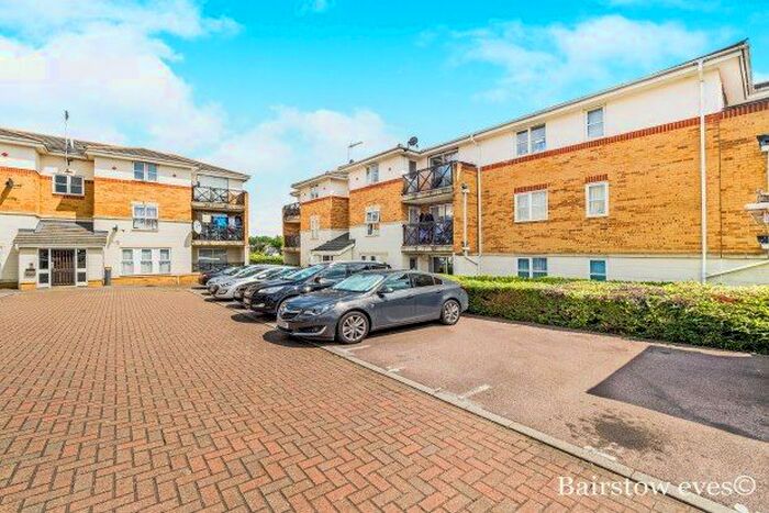 2 Bedroom Flat To Rent In Champness Road, Barking, IG11