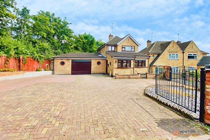 4 Bedroom Detached House For Sale In Columbine Close, Leicester, LE3