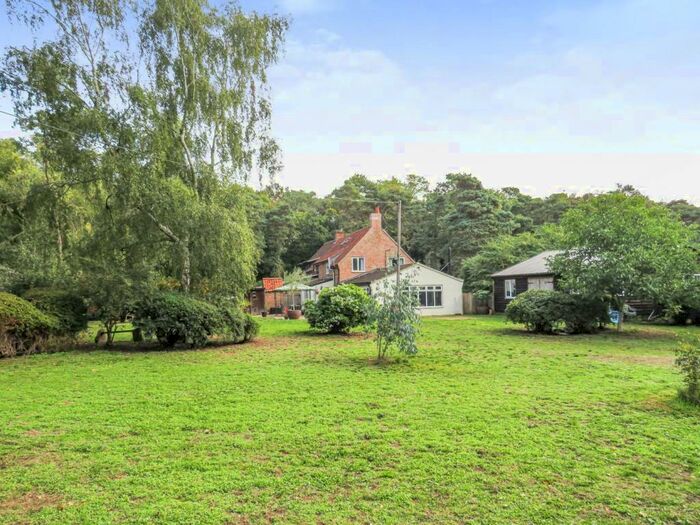 3 Bedroom Semi-Detached House For Sale In Brandon Road, Methwold, IP26