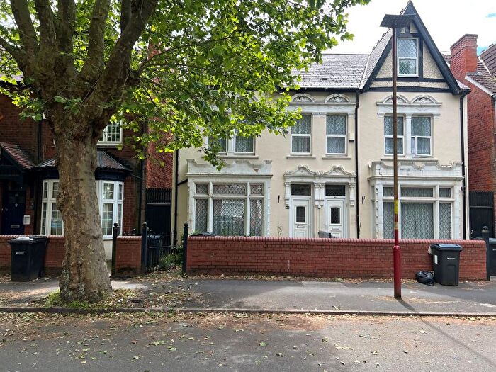 5 Bedroom Semi-Detached House For Sale In Hallewell Road, Edgbaston, Birmingham, B16