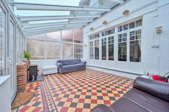 3 Bedroom Flat To Rent In West Park, Eltham North, London, SE9