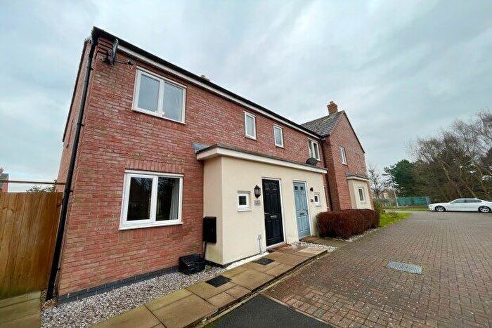 3 Bedroom Property To Rent In Lower Fufin Close, Rugeley, WS15