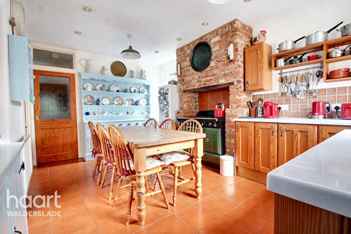 4 Bedroom Detached House For Sale In Walderslade Road, Chatham, ME5