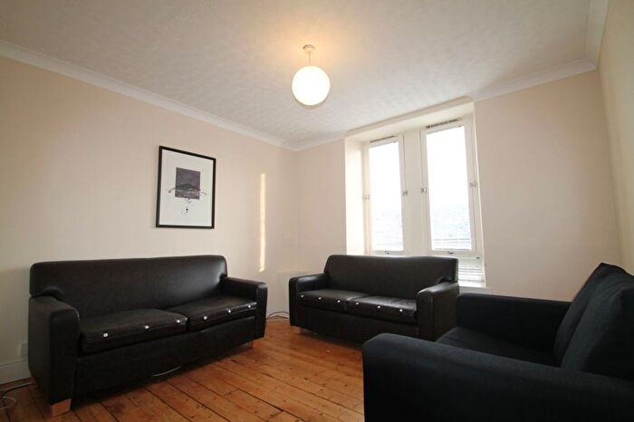 4 Bedroom Flat To Rent In Cleghorn Street, Dundee, DD2
