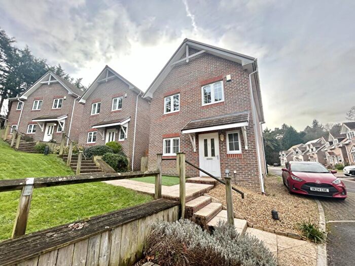 3 Bedroom Detached House To Rent In Hill Cottage Gardens, Southampton, SO18