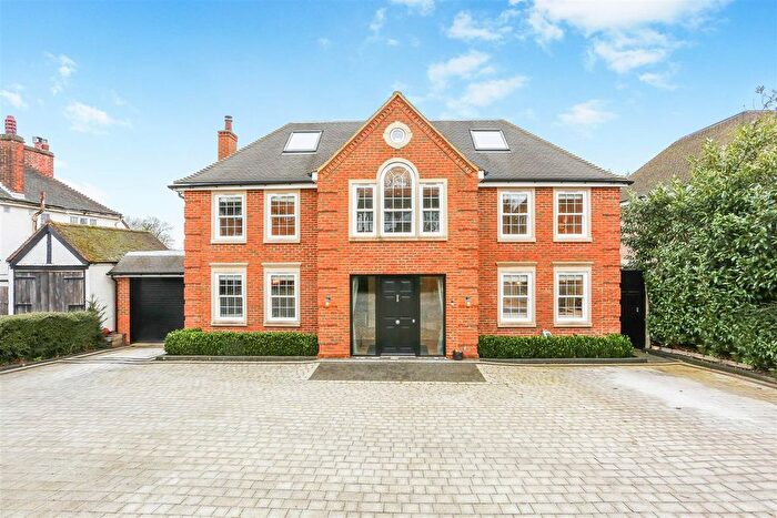 7 Bedroom Detached House For Sale In West Way, Carshalton, SM5