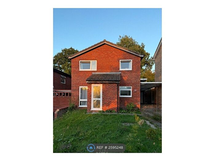 4 Bedroom Detached House To Rent In Benaon Close, Reading, RG2