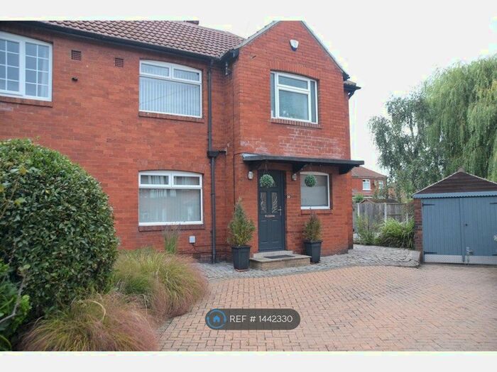 3 Bedroom Semi-Detached House To Rent In Regina Drive, Leeds, LS7