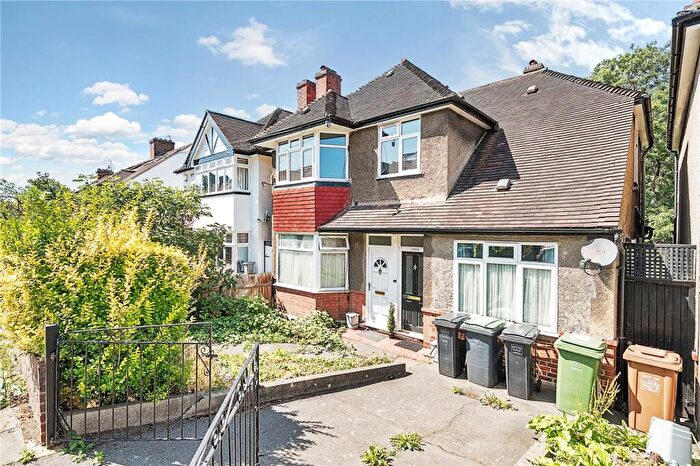 2 Bedroom Apartment For Sale In Westwood Park, London, SE23
