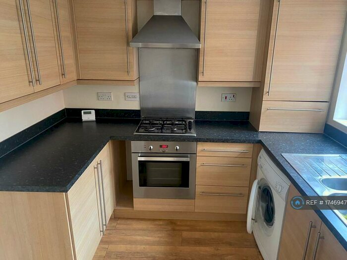 2 Bedroom Flat To Rent In Reed Close, Bolton, BL4