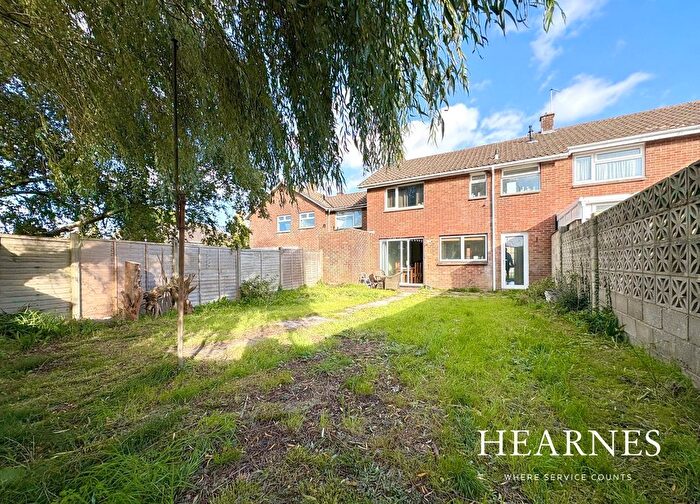 3 Bedroom Terraced House For Sale In Patchins Road, Turlin Moor, Poole, BH16