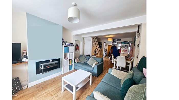 2 Bedroom Property To Rent In Ivy Road, Southampton, SO17