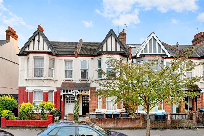 3 Bedroom Flat To Rent In Palermo Road, London, NW10