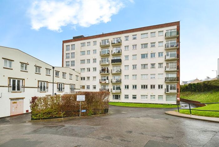 3 Bedroom Flat For Sale In Claymond Court, Stockton-On-Tees, TS20