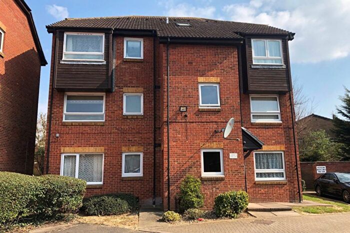 1 Bedroom Flat To Rent In Braemar Gardens, Cippenham, Slough, SL1