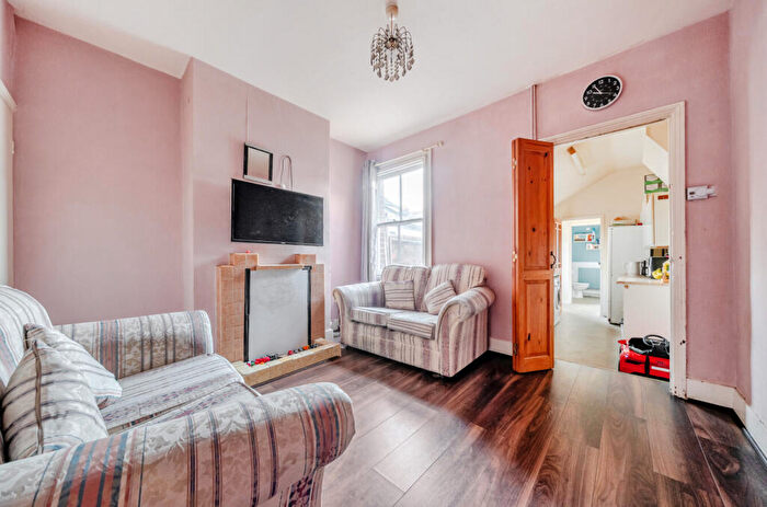 2 Bedroom Terraced House For Sale In Norton Road, Reading, Berkshire, RG1