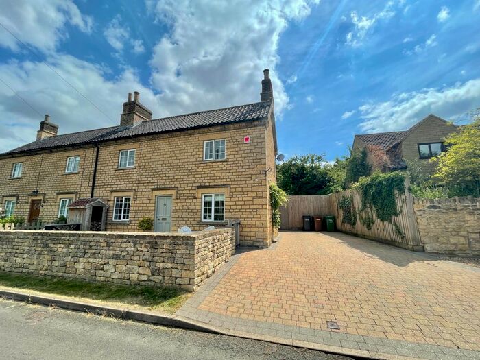 Houses for sale & to rent in LE14 4AT, The Paddocks, Walthamonthe