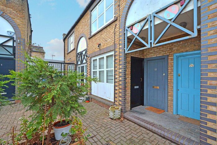 Studio To Rent In Shafton Mews, Hackney, E9