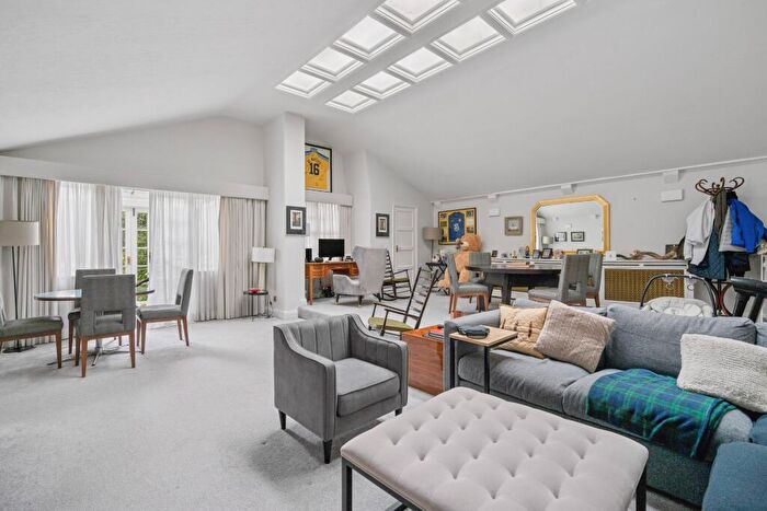 2 Bedroom Property For Sale In Portnall Drive, Virginia Water, GU25