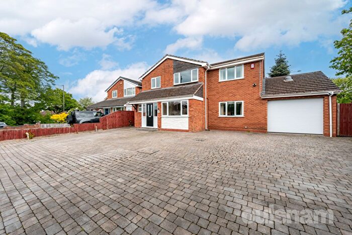 5 Bedroom Detached House For Sale In Hole Lane, Northfield, Birmingham, B31