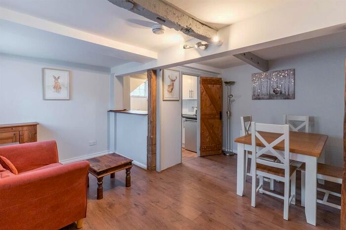 1 Bedroom Mews To Rent In Tenters Barn, Market Square, Bishops Stortford, Herts, CM23