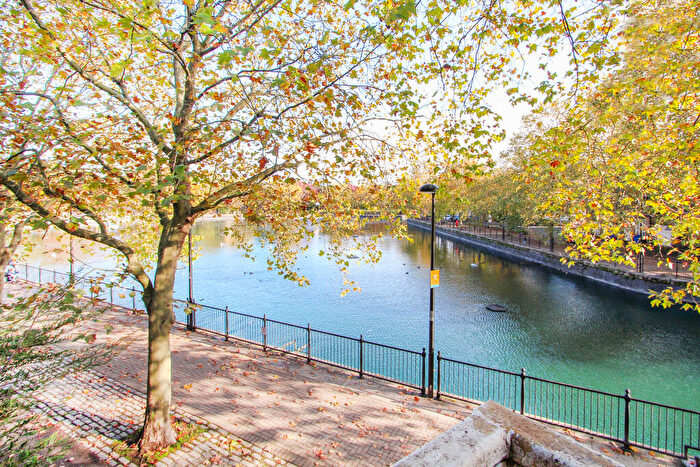 2 Bedroom Apartment To Rent In Eleanor Close, Canada Water, SE16