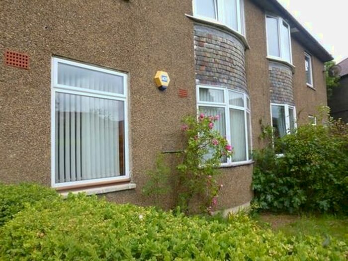 2 Bedroom Flat To Rent In Colinton Mains Green, Edinburgh, EH13