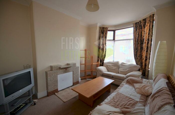 3 Bedroom Terraced House To Rent In Welford Road, Leicester, LE2