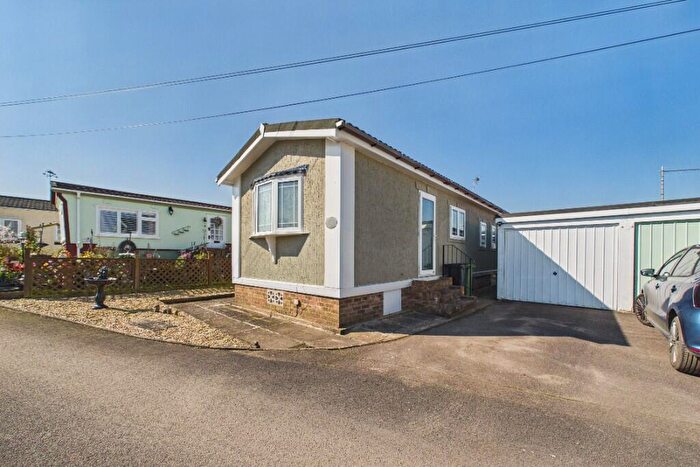 2 Bedroom Park Home For Sale In Cudworth Park, Burnt Oak Lane, RH5