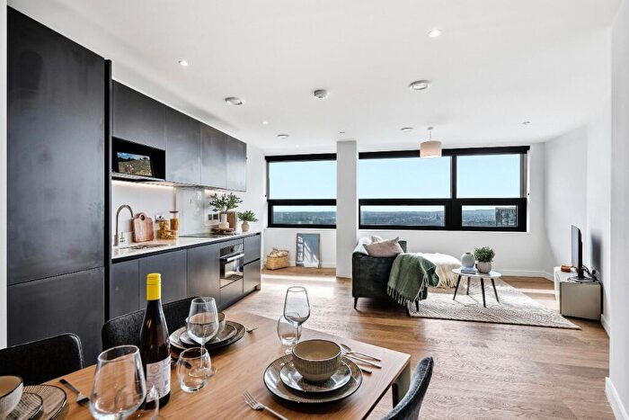 1 Bedroom Apartment To Rent In The Octagon - Great Charles Street Queensway, Birmingham, B3