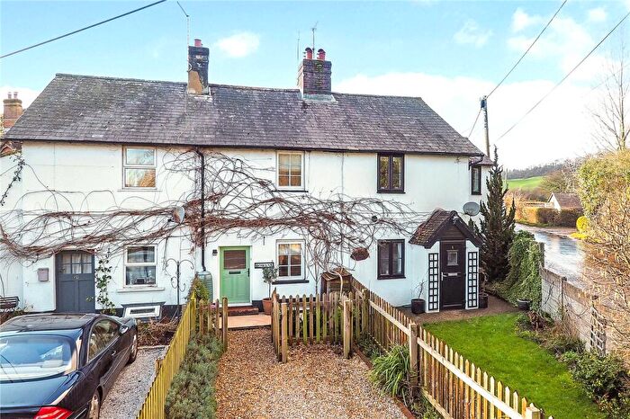 2 Bedroom Terraced House For Sale In North Stroud Lane, Petersfield, Hampshire, GU32