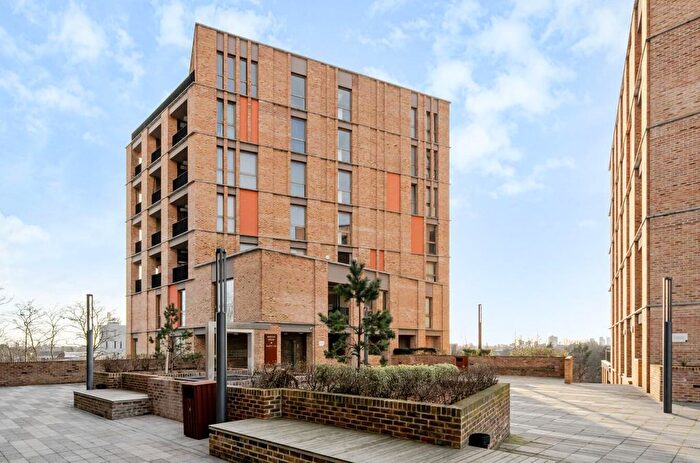 3 Bedroom Flat To Rent In Dudden Hill Lane, London, NW10