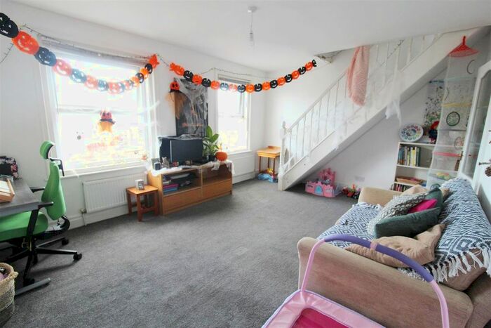 1 Bedroom Flat To Rent In Buxton Road, High Lane, Stockport, SK6