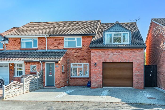 3 Bedroom Semi-Detached House For Sale In Seymour Road, Alcester, Warwickshire, B49