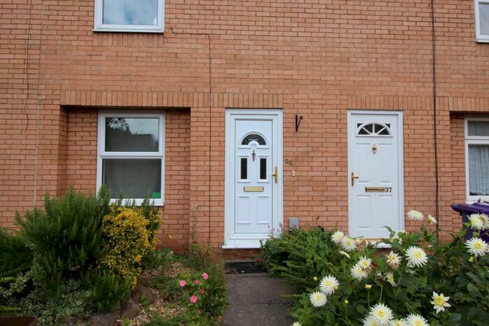 2 Bedroom Terraced House To Rent In Radcliffe Road, Hitchin, SG5